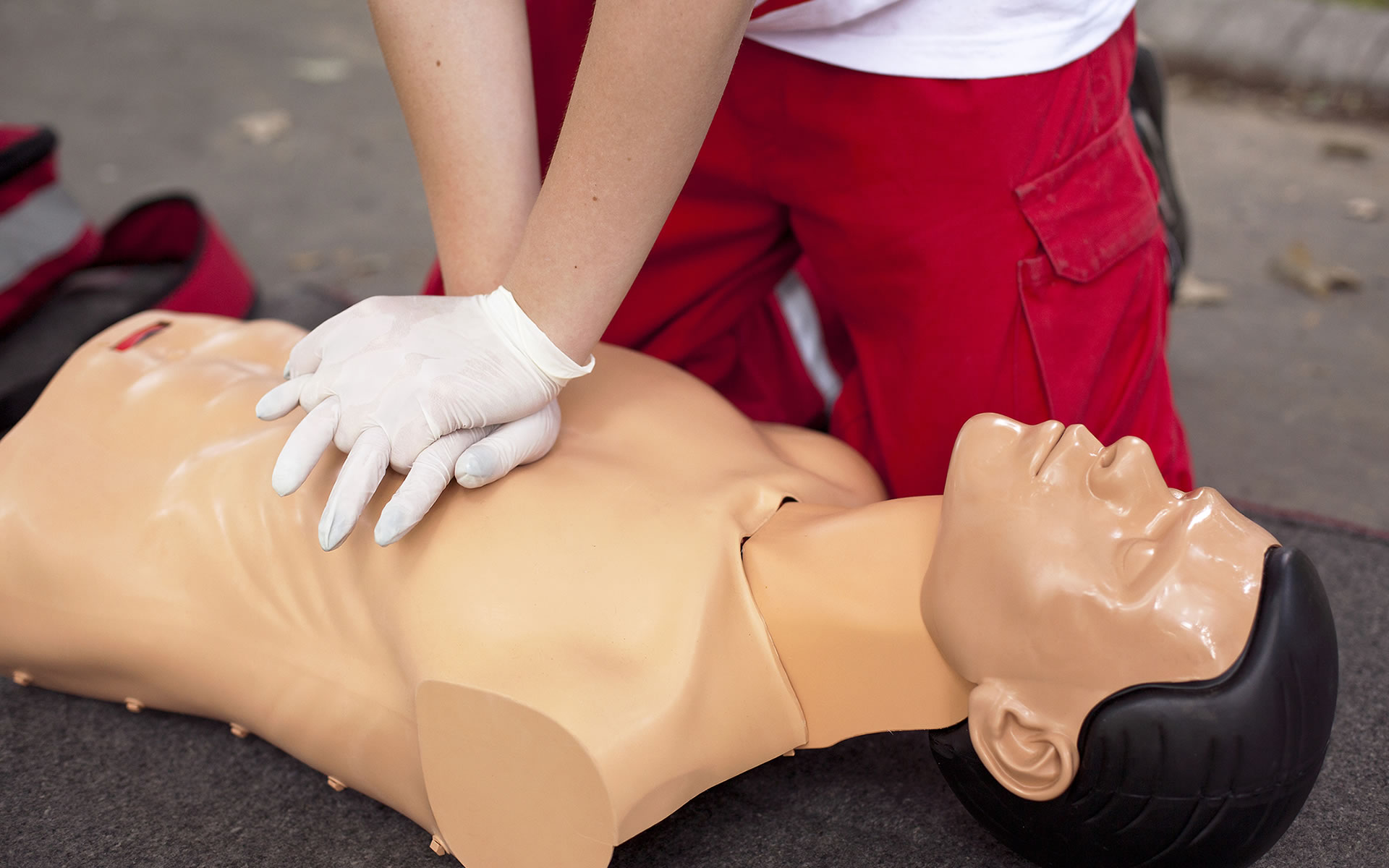 STAYING ALIVE FIRST AID
